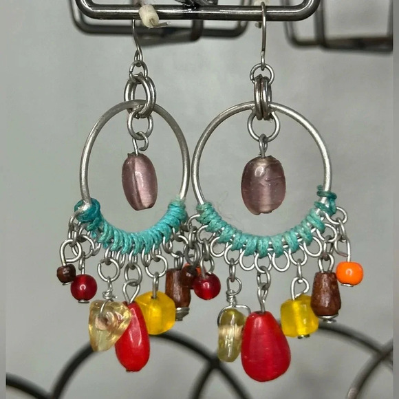 Lot of 6 hoop pierced earrings various styles and colors - Picture 2 of 7